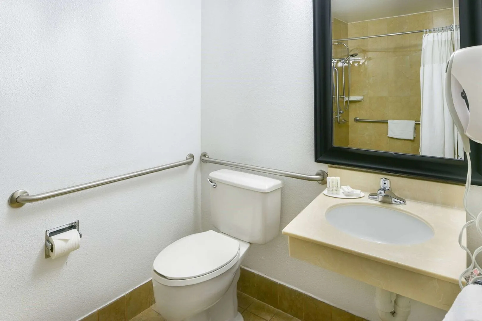 Foto - SureStay Hotel by Best Western Ontario Airport