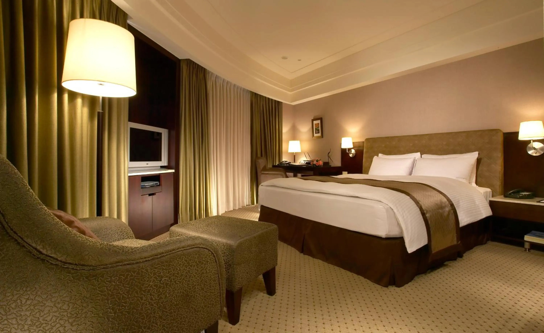 Photo - Grand Forward Hotel