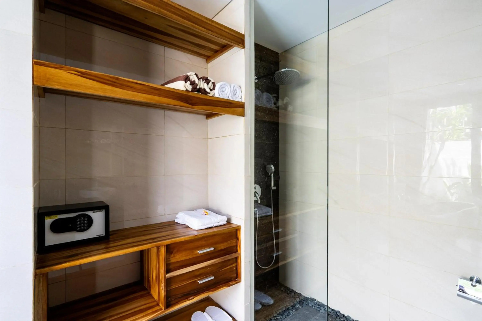 Photo - Samkhya Villas - Free 1x Floating Breakfast or Minibar