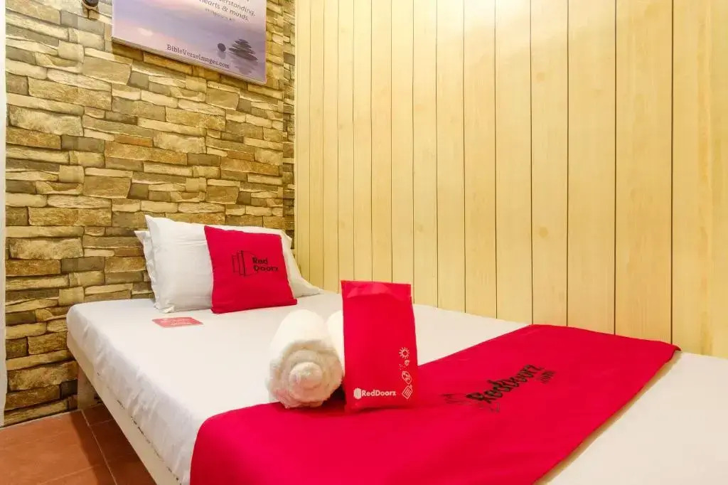 Photo - RedDoorz near OWWA Pasay