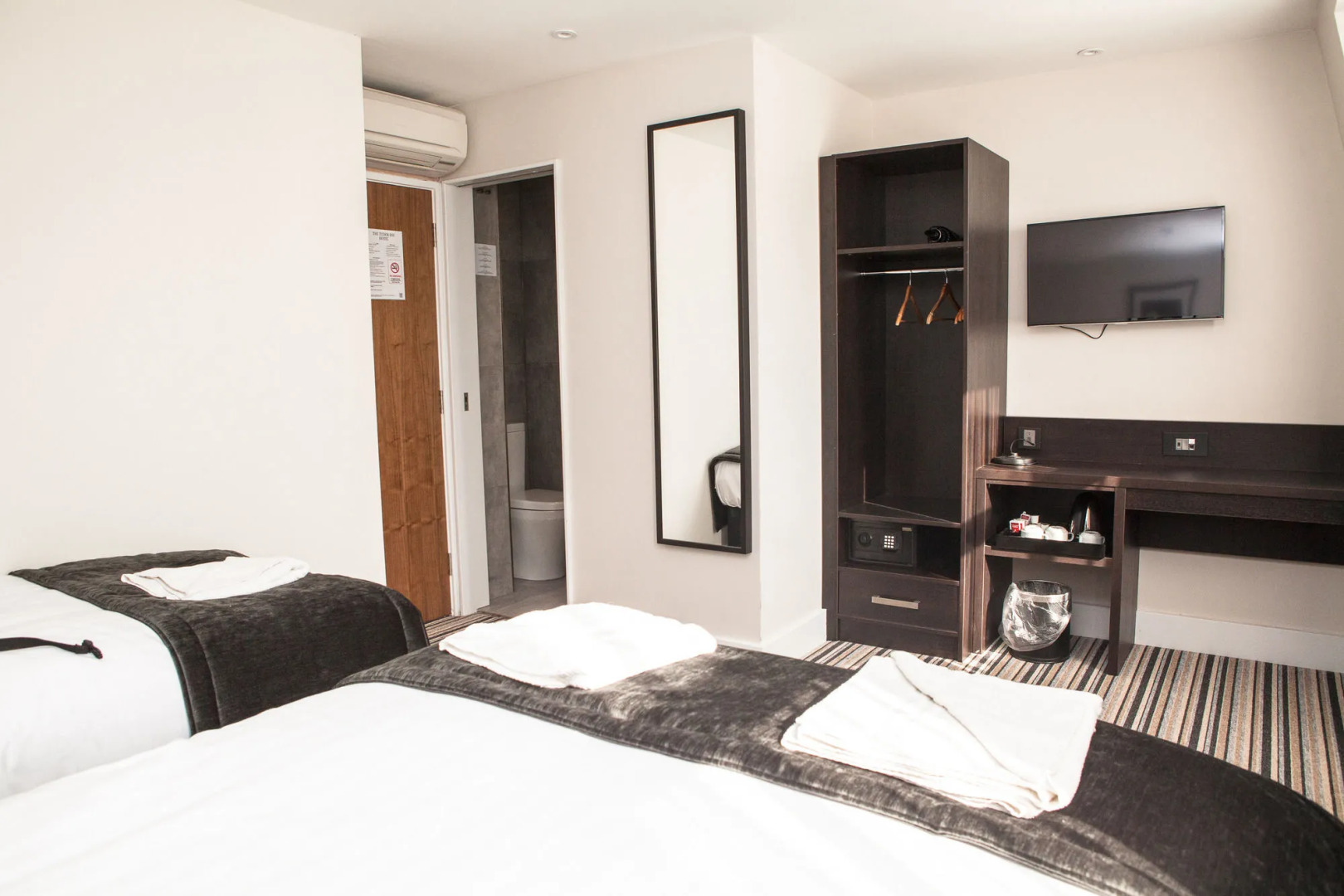 Foto - The Tudor Inn Hotel