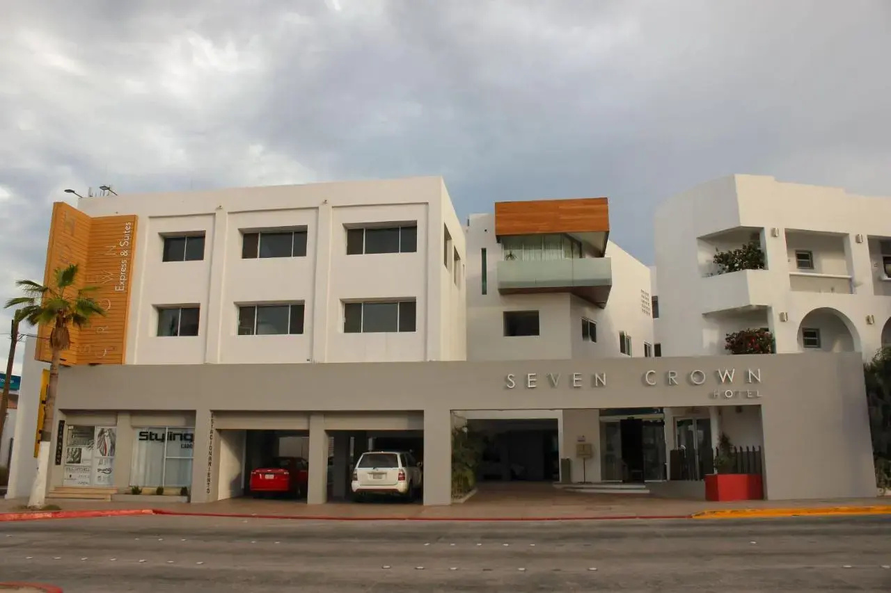 Foto - Seven Crown Express & Suites by Kavia