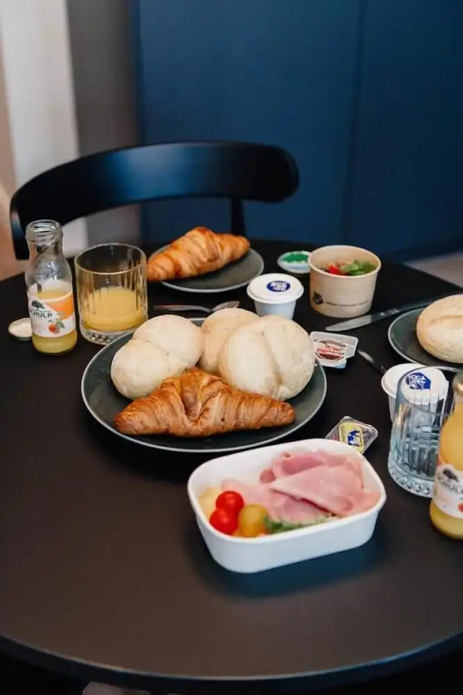 Foto - YAYS Antwerp Opera by Numa