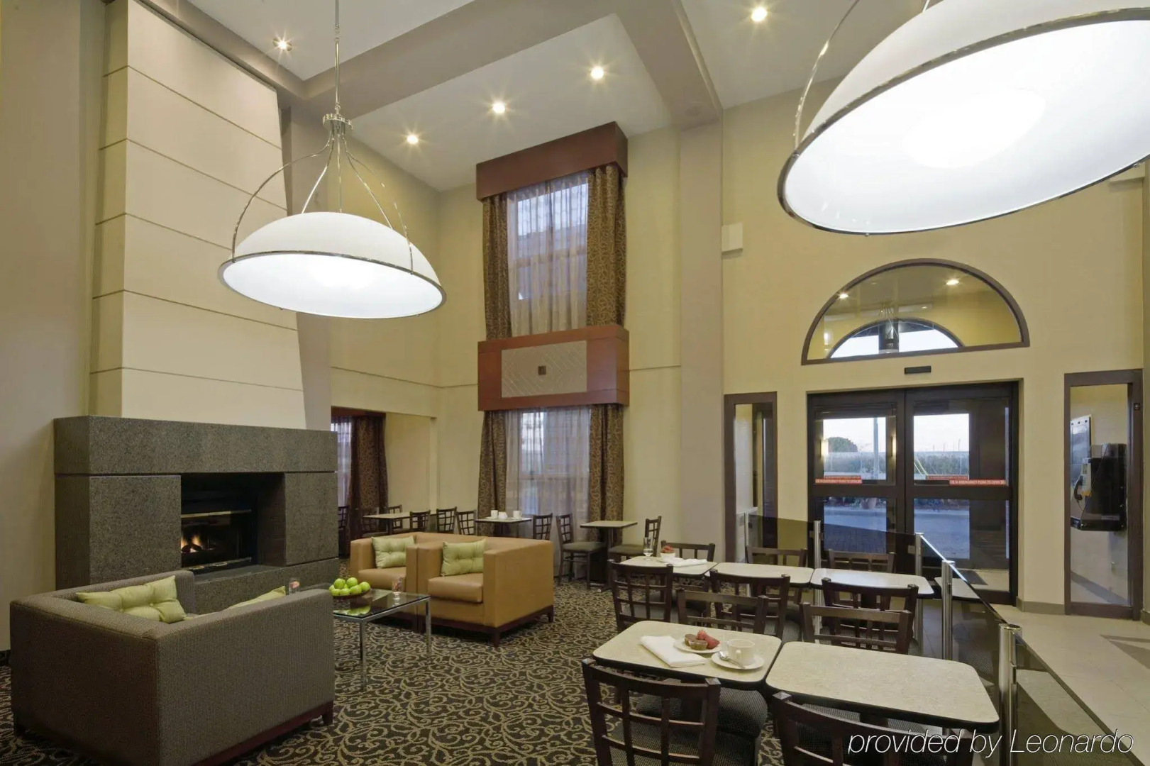 Foto - Travelodge by Wyndham Oshawa Whitby