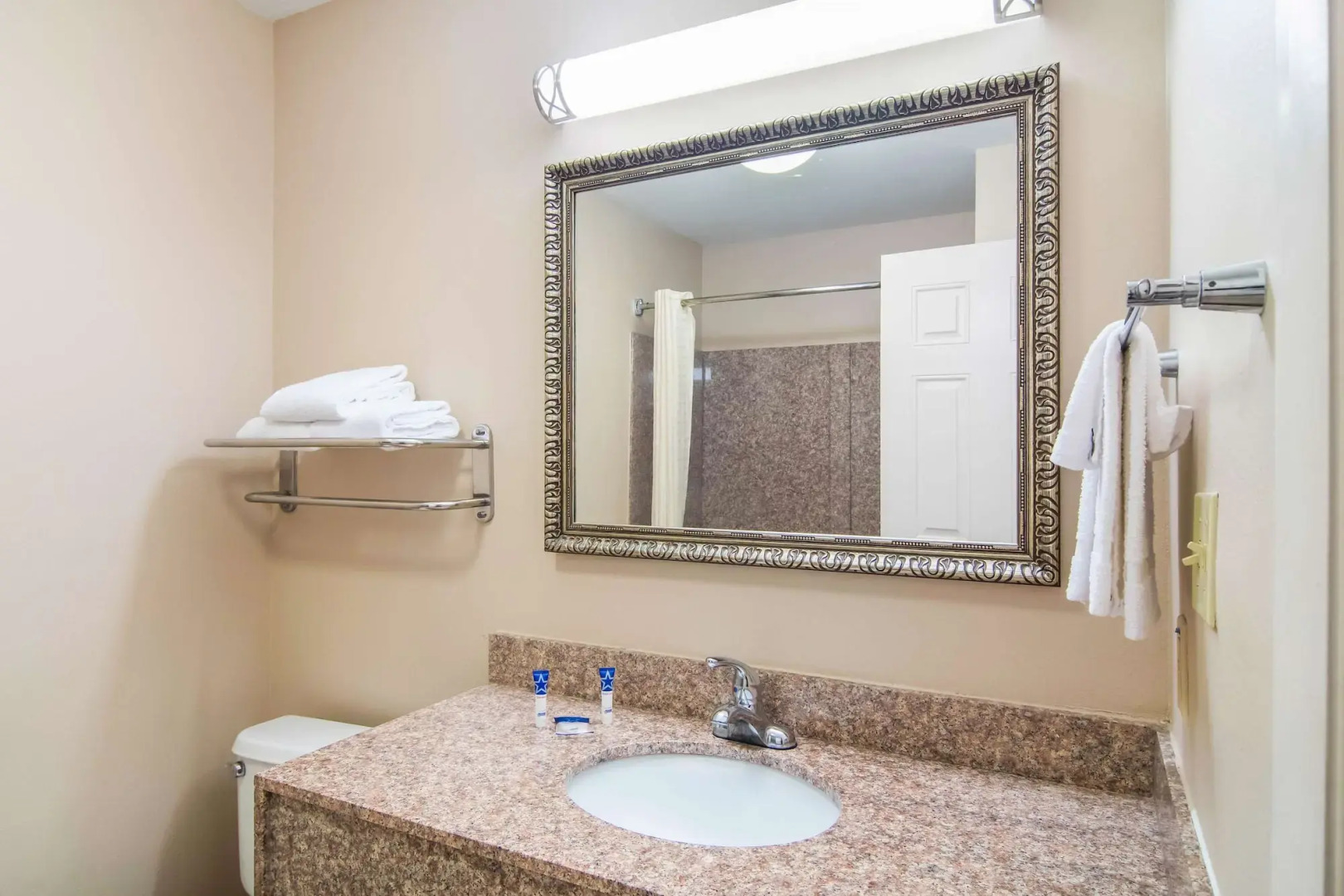 Foto - Americas Best Value Inn - Mableton