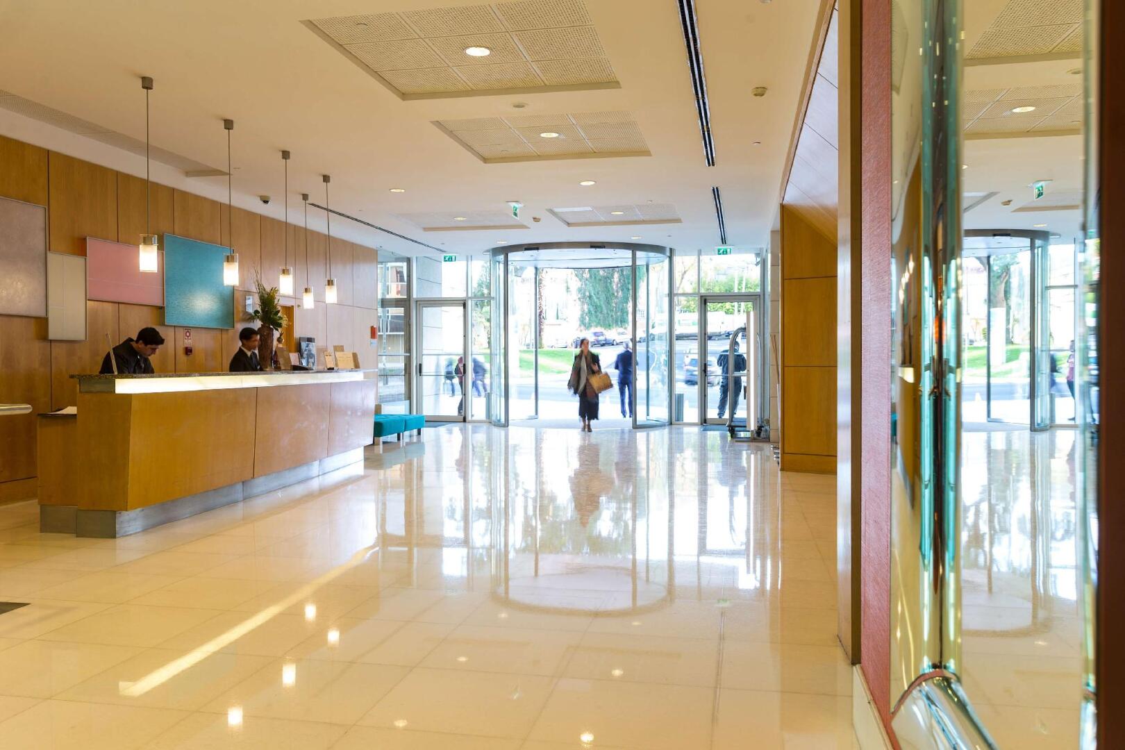 Photo - SANA Malhoa Hotel