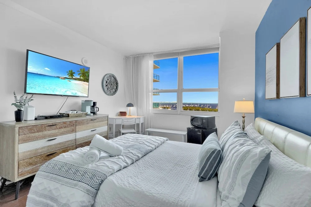 Photo - SF Tropical Paradise - Spacious 3/3
