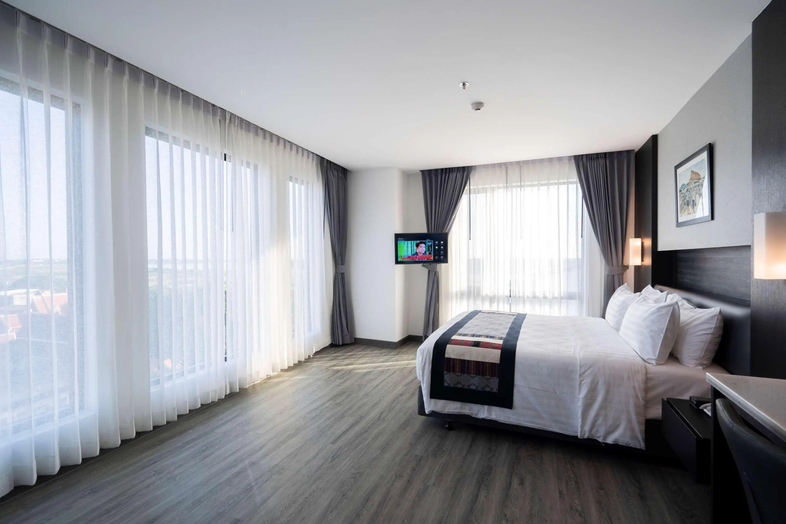 Photo - SureStay Hotel by Best Western Vientiane