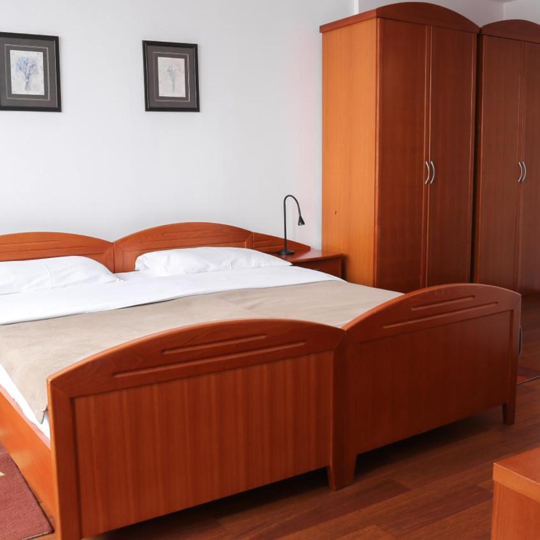 Foto - Hotel Srbija-FREE PARKING
