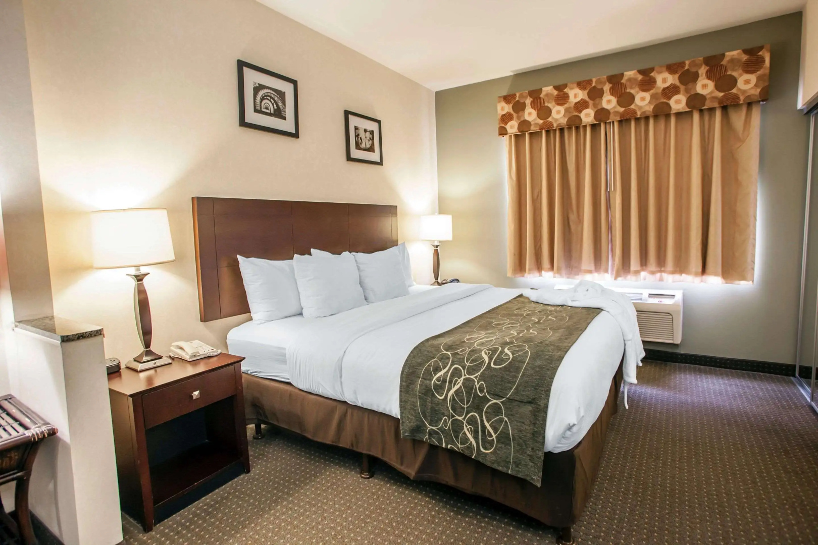 Photo - Comfort Suites Elgin Northwest