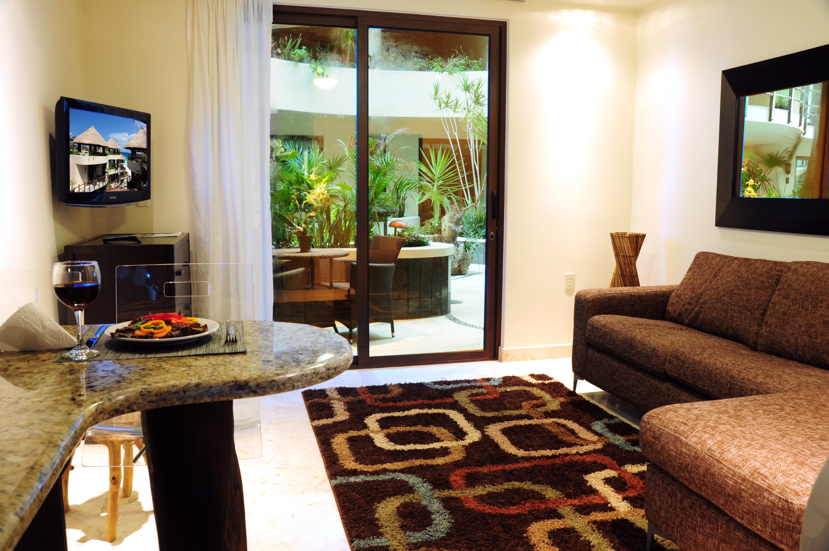 Foto - El Taj Oceanfront and Beachside Condo Hotel