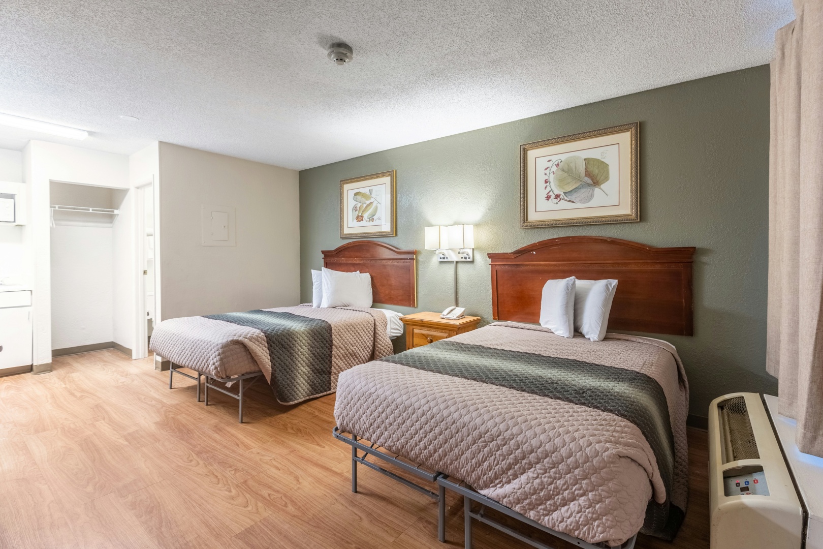 Photo - HomeTowne Studios by Red Roof Atlanta - Norcross South