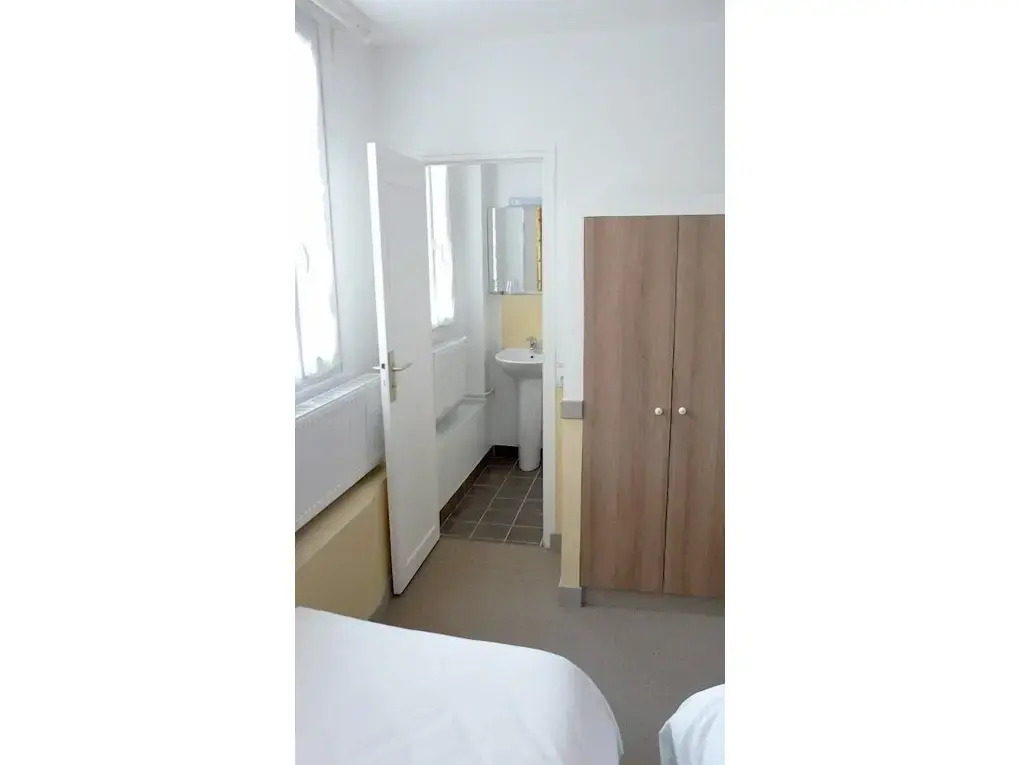 Photo - Hotel des Bains à 10 min de Paris