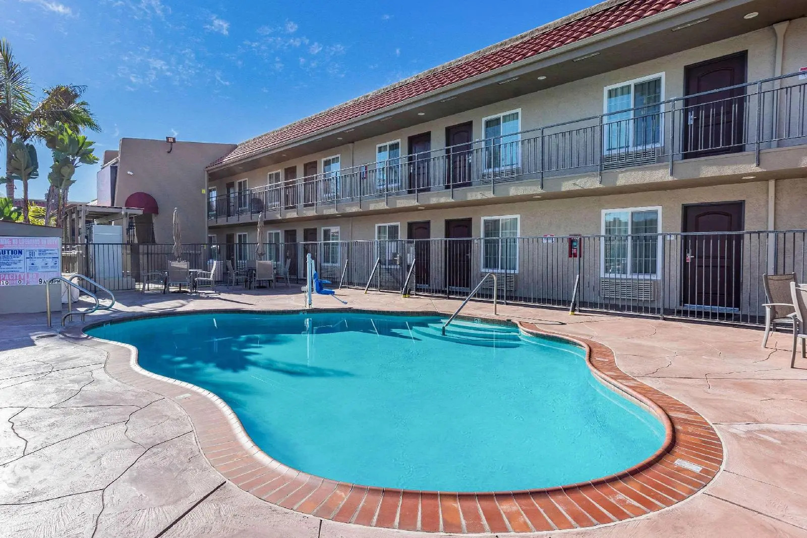 Photo - Econo Lodge Inn & Suites Escondido Downtown