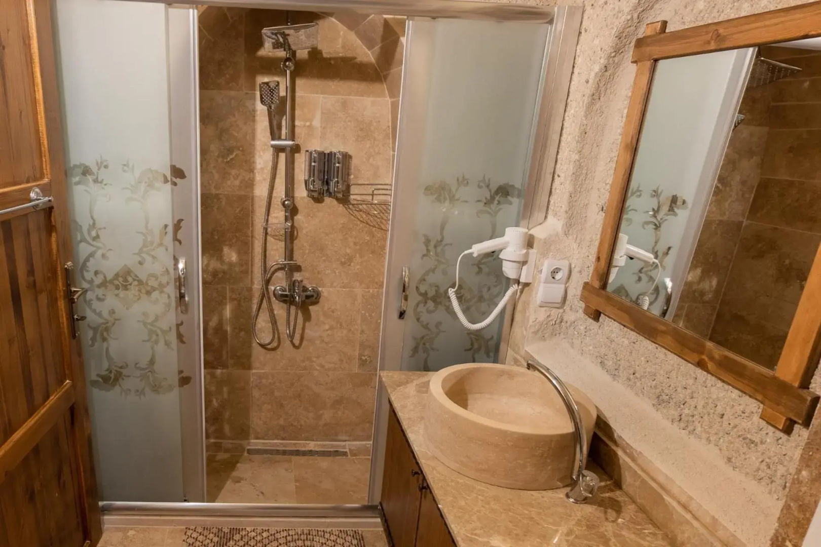 Foto - Elite Cave Suites