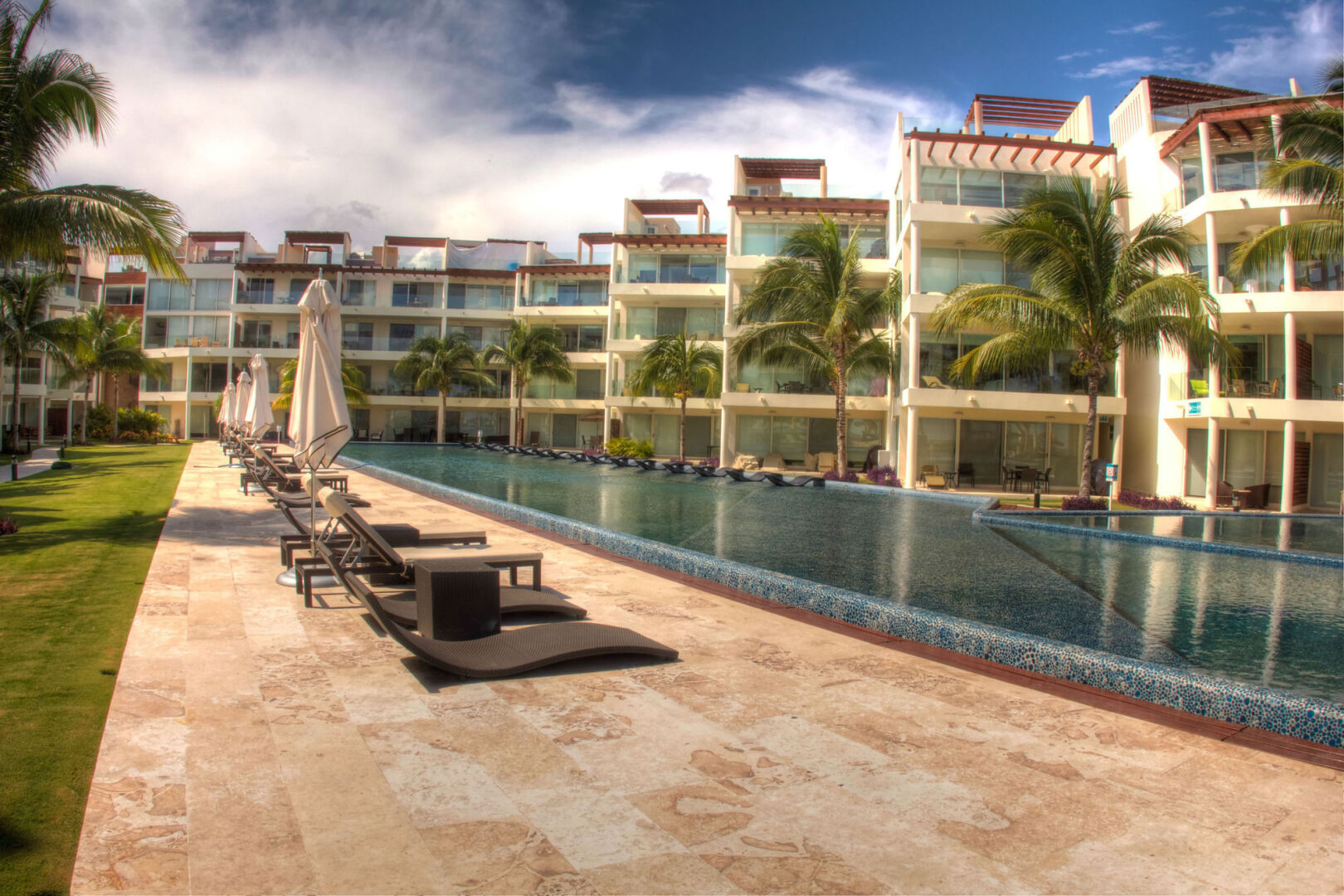 Foto - The Elements Oceanfront & Beachside Condo Hotel