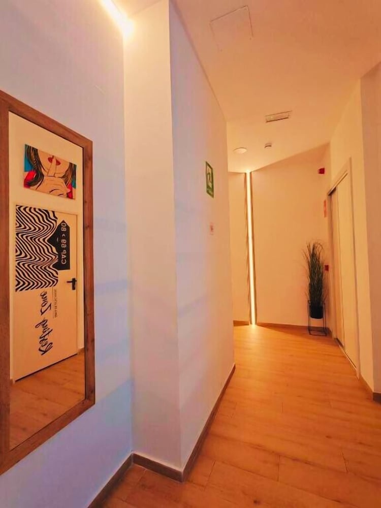 Photo - Urban Inn Madrid