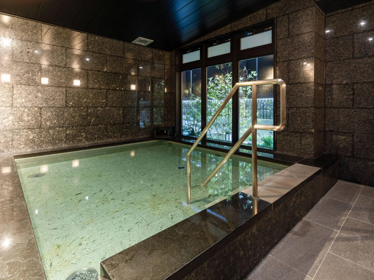 Photo - Comfort Inn Kyoto Shijokarasuma