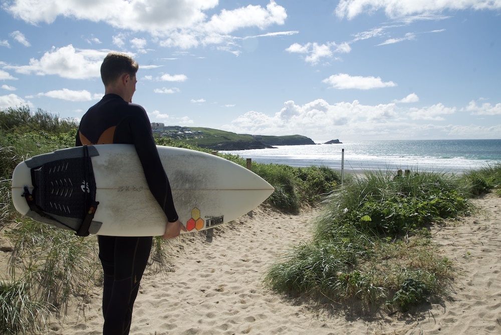Base Surf Lodge
