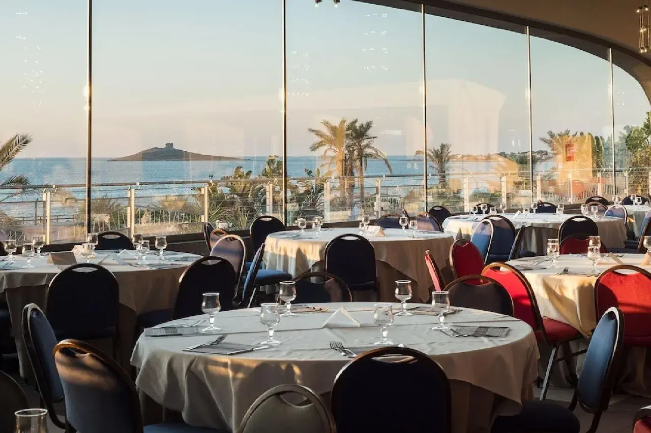 Photo - Saracen Sands Hotel & Congress Centre