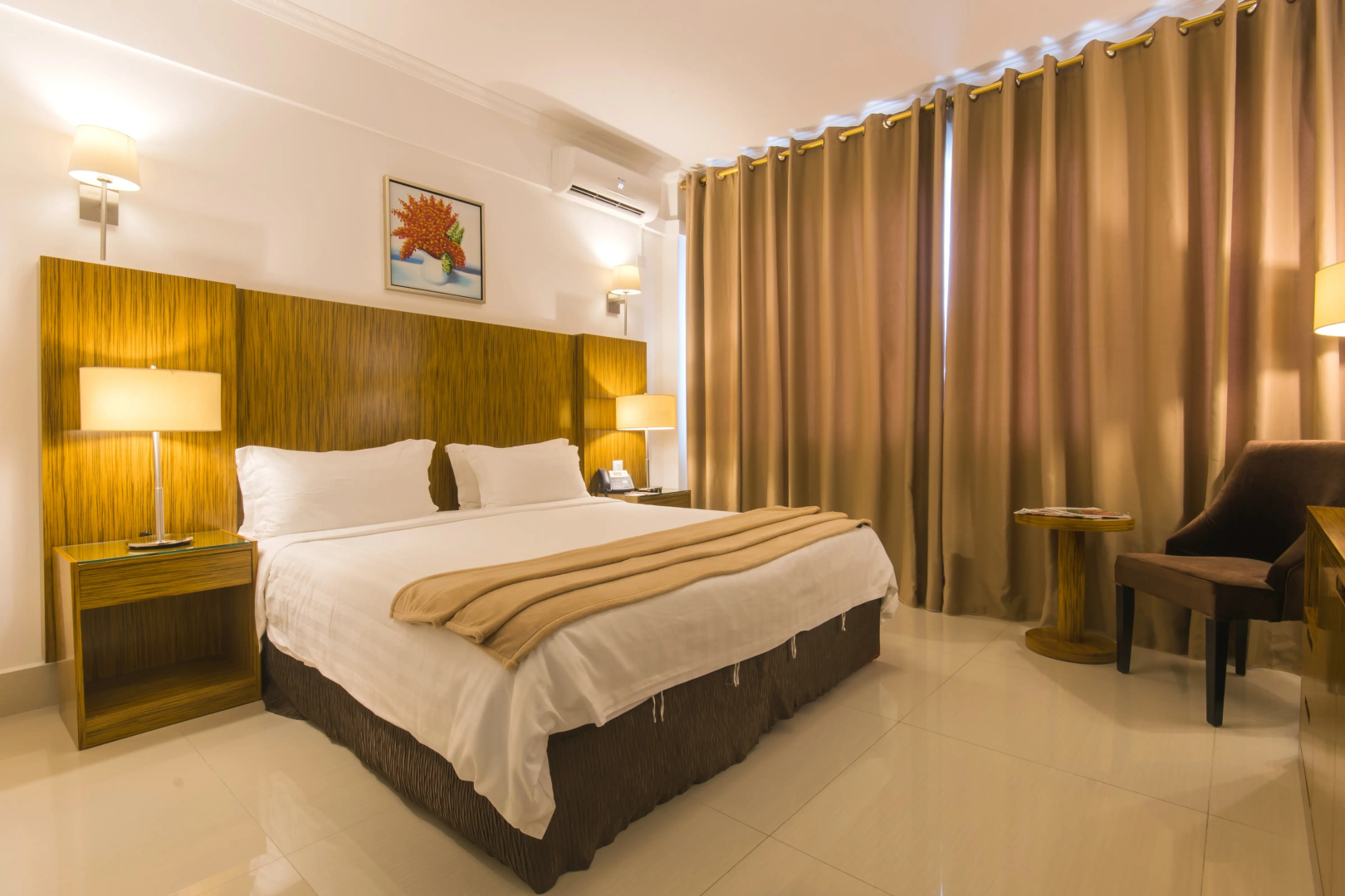 Photo - Palms Hotel