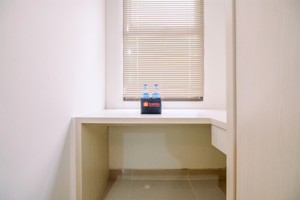 Comfy And Elegant Studio Transpark Cibubur Apartment
