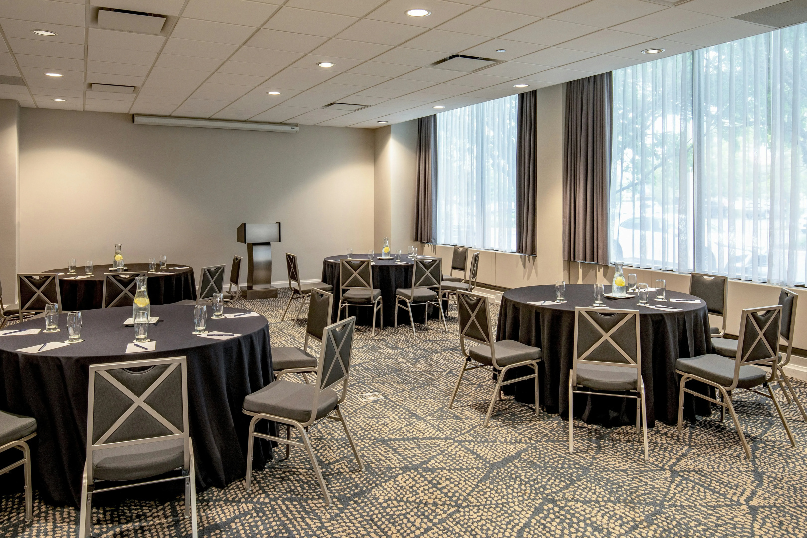 Foto - DoubleTree by Hilton Chicago - North Shore Conference Center