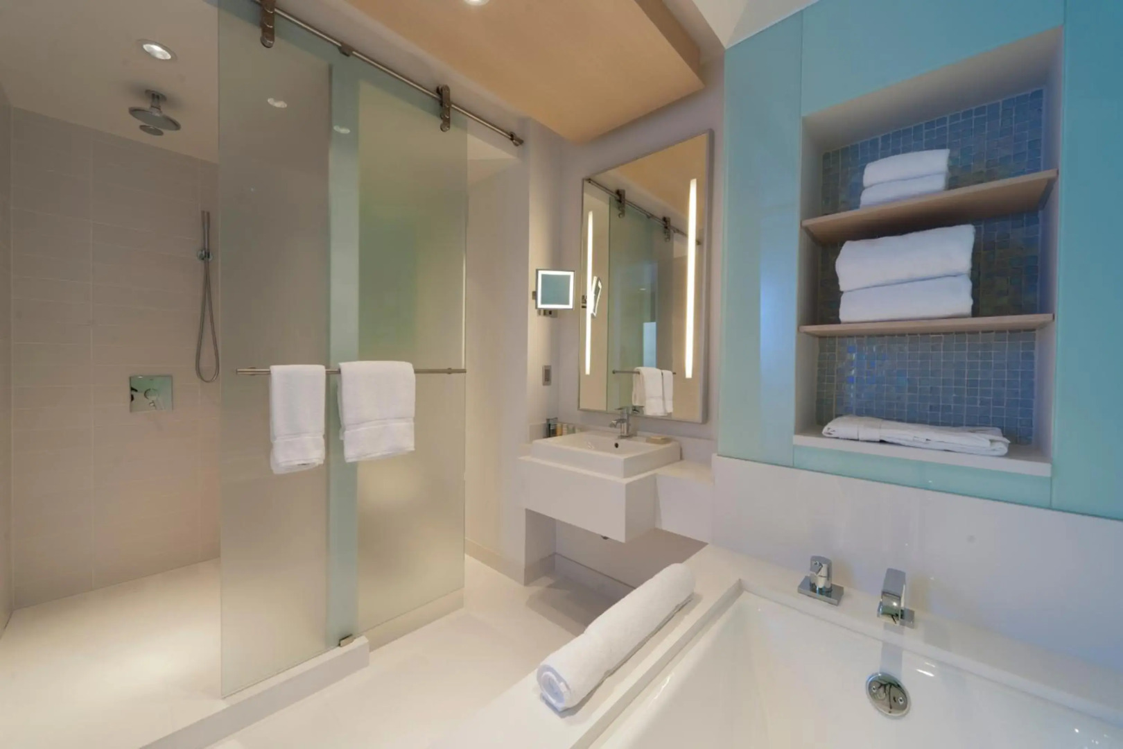 Photo - Radisson Blu Aqua Hotel, Chicago