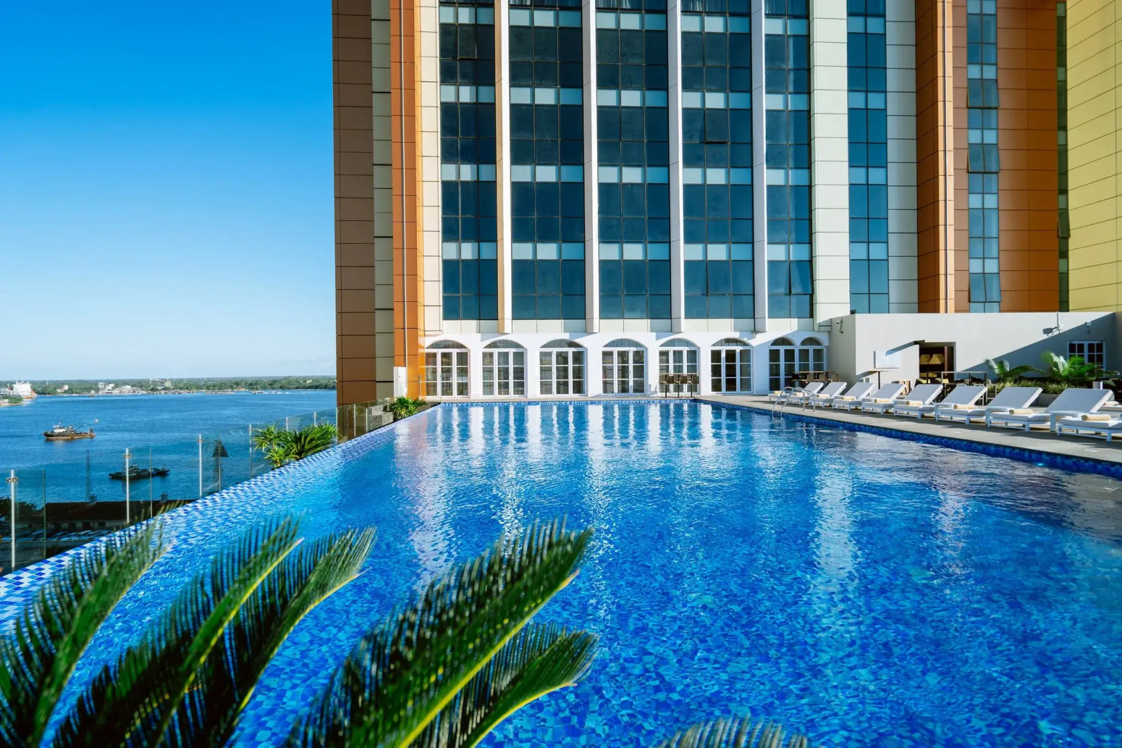 Foto - Johari Rotana Hotel