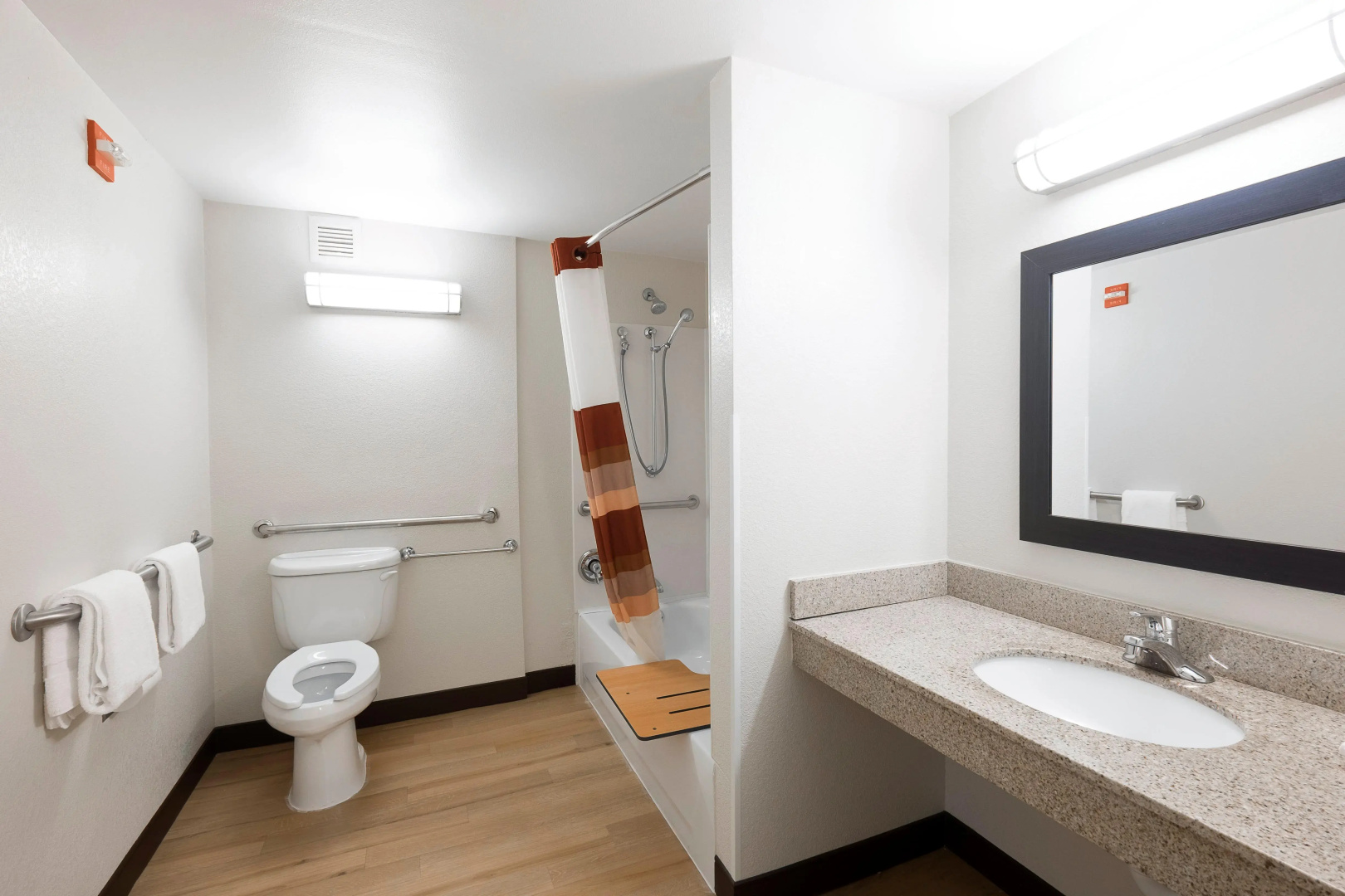 Photo - Red Roof Inn PLUS+ Boston - Woburn/ Burlington
