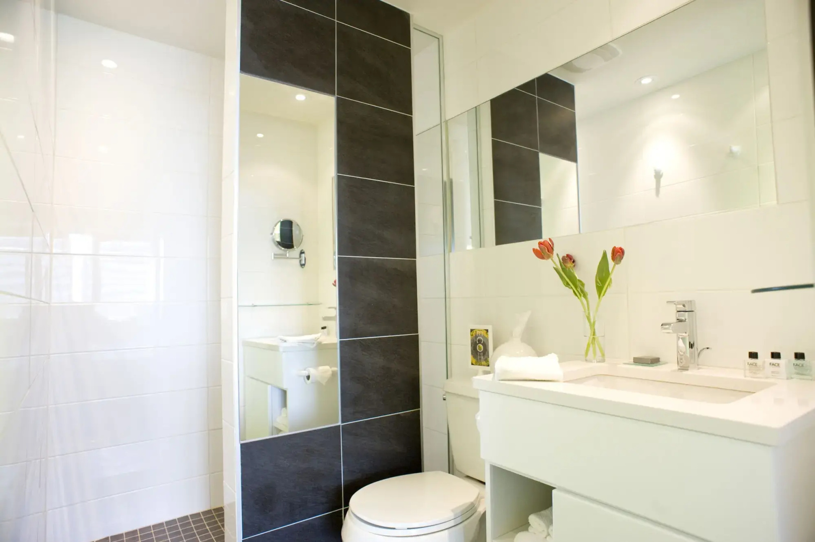 Photo - Hotel Zero 1 Montreal