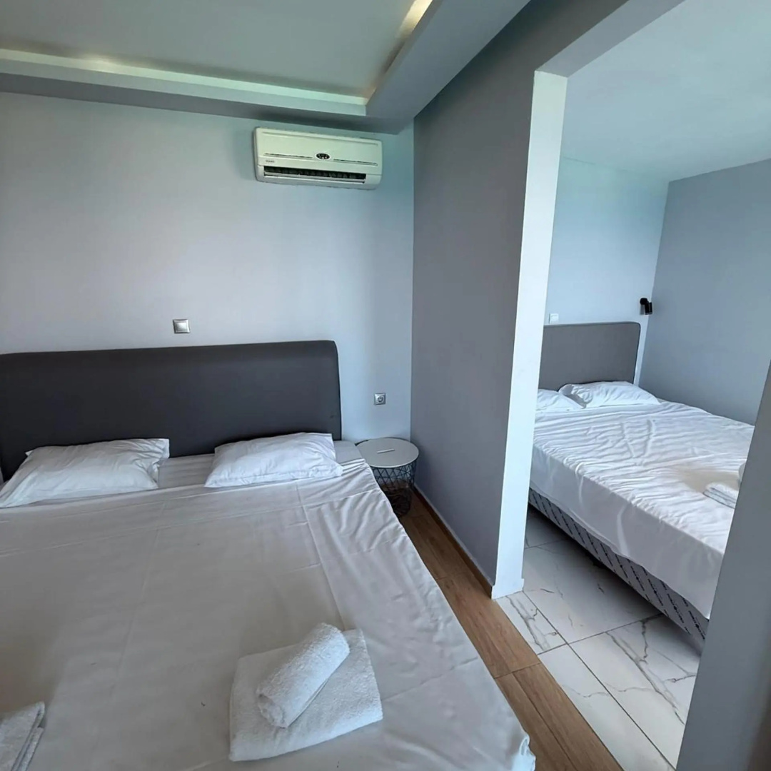 Photo - Parthenon Hotel