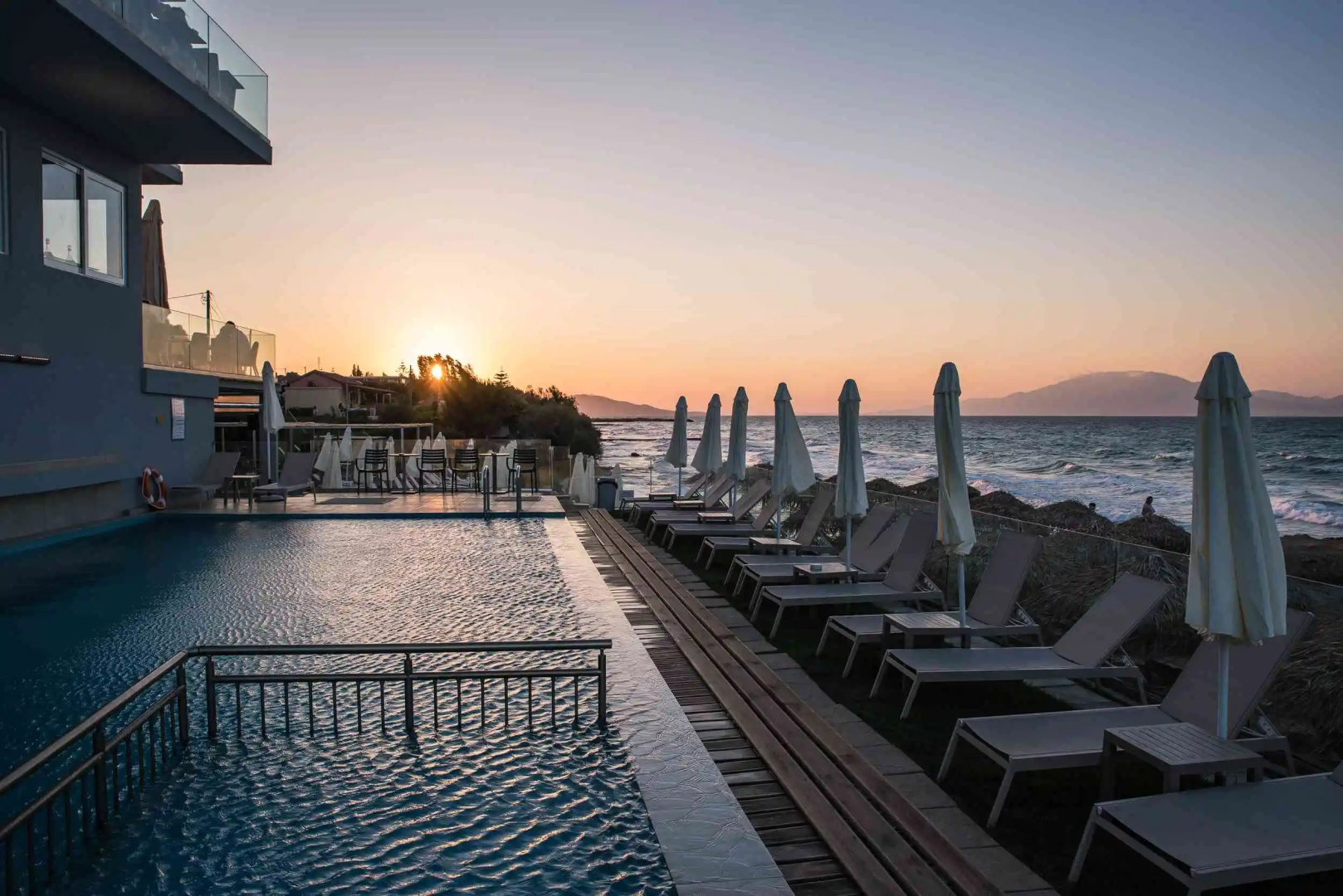 Photo - Golden Coast Resort