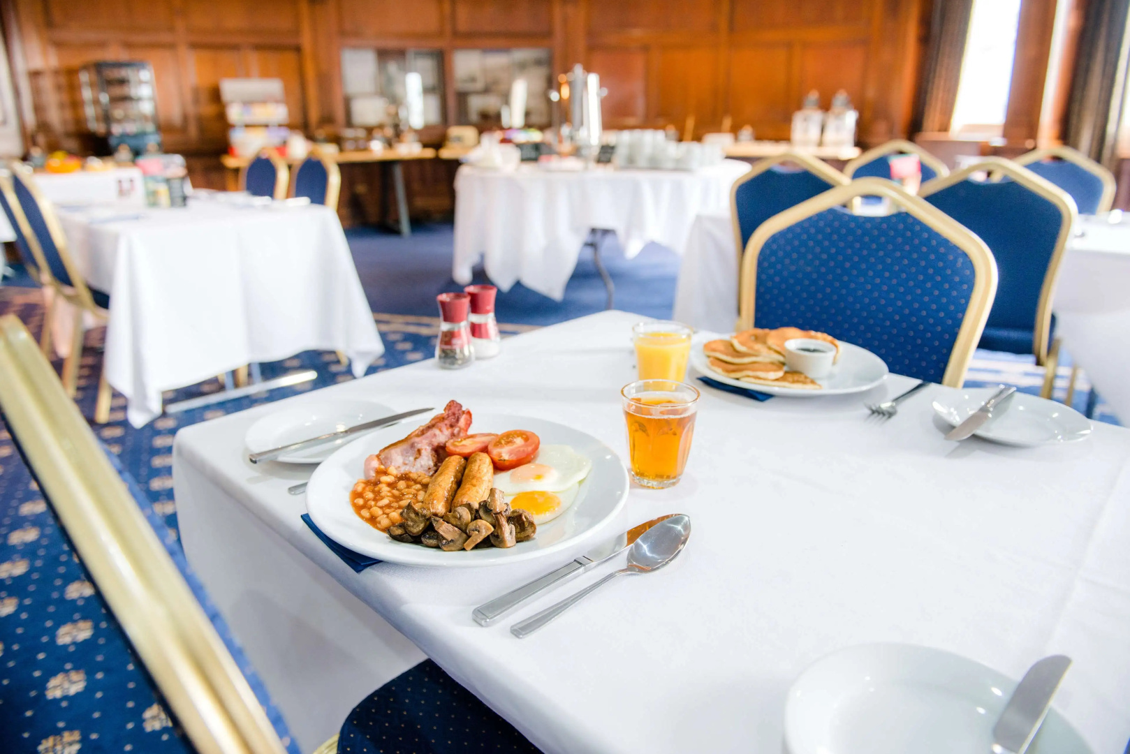 Foto - Royal Hotel Cardiff by Belvilla