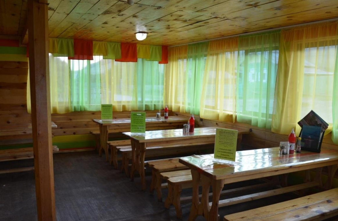 Gostinyi Dvor Anna