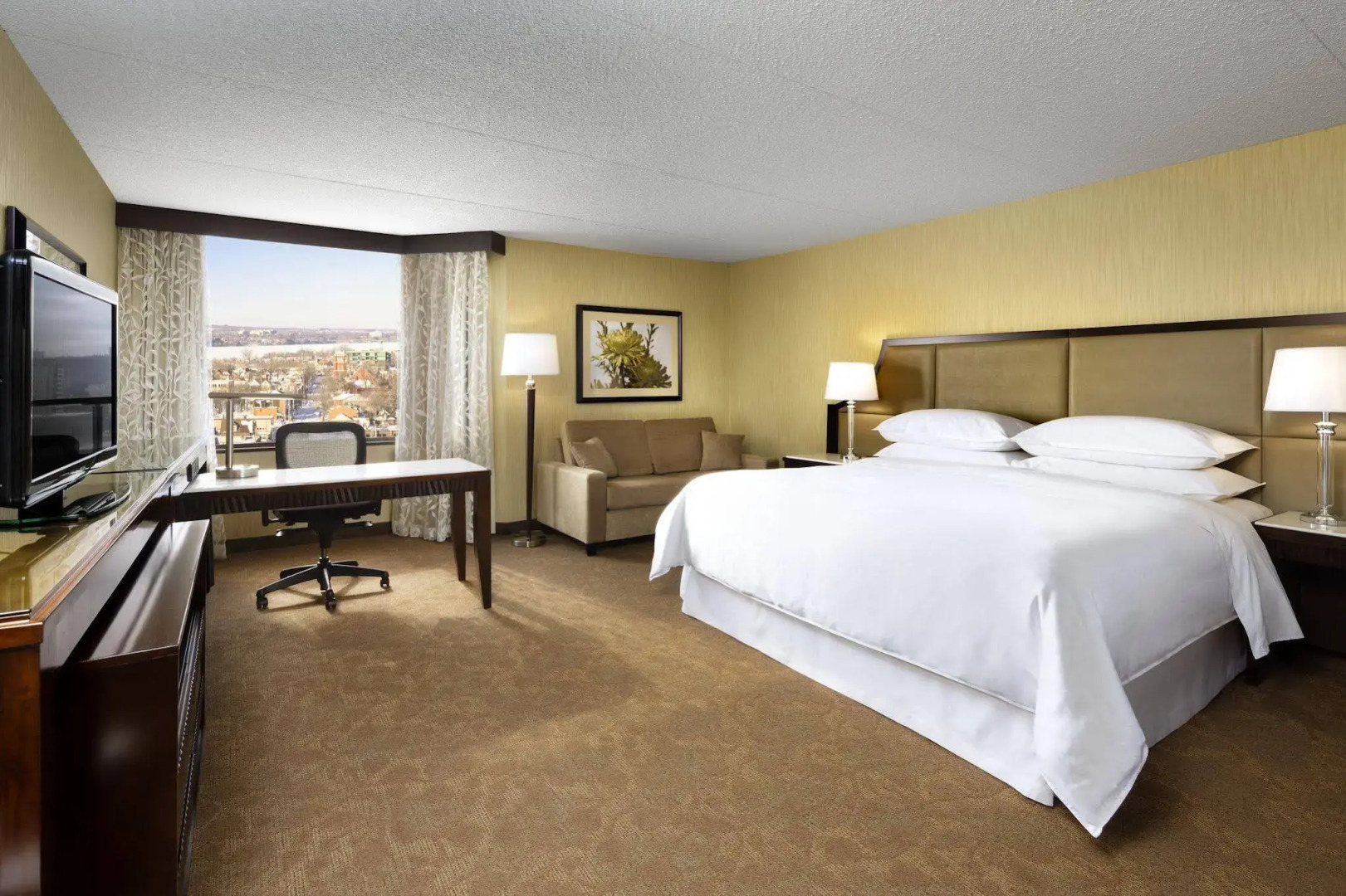 Photo - Sheraton Hamilton Hotel