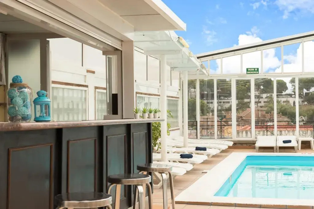 Photo - Vintage Hotel Mercedes