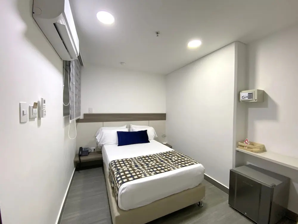 Photo - Seven Inn Hotel