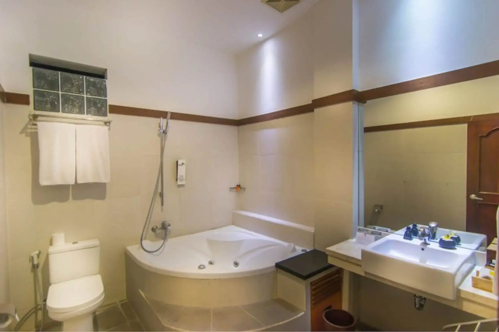 Photo - Seminyak Square Hotel And Villas
