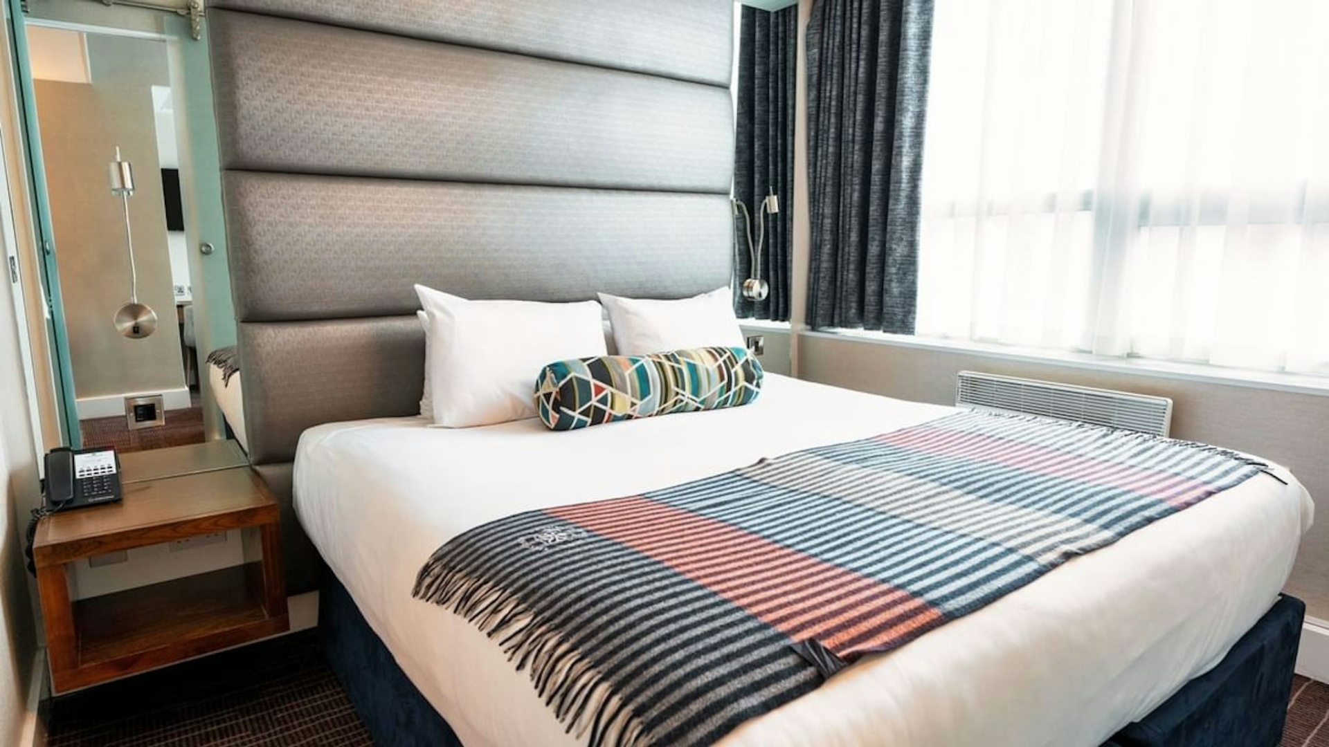 Photo - Sandman Signature Newcastle Hotel