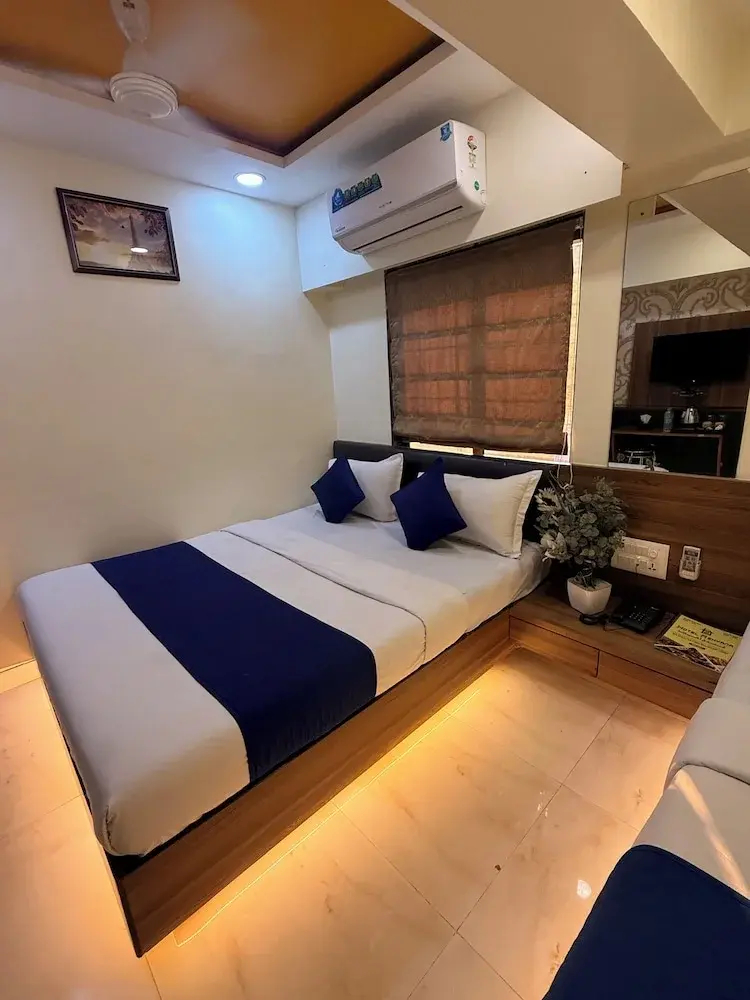 Photo - Hotel Ashyana - Near To Grant Road Station Mumbai