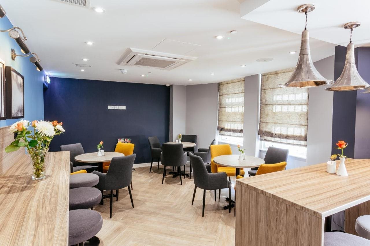 Photo - Oliver Plaza Hotel