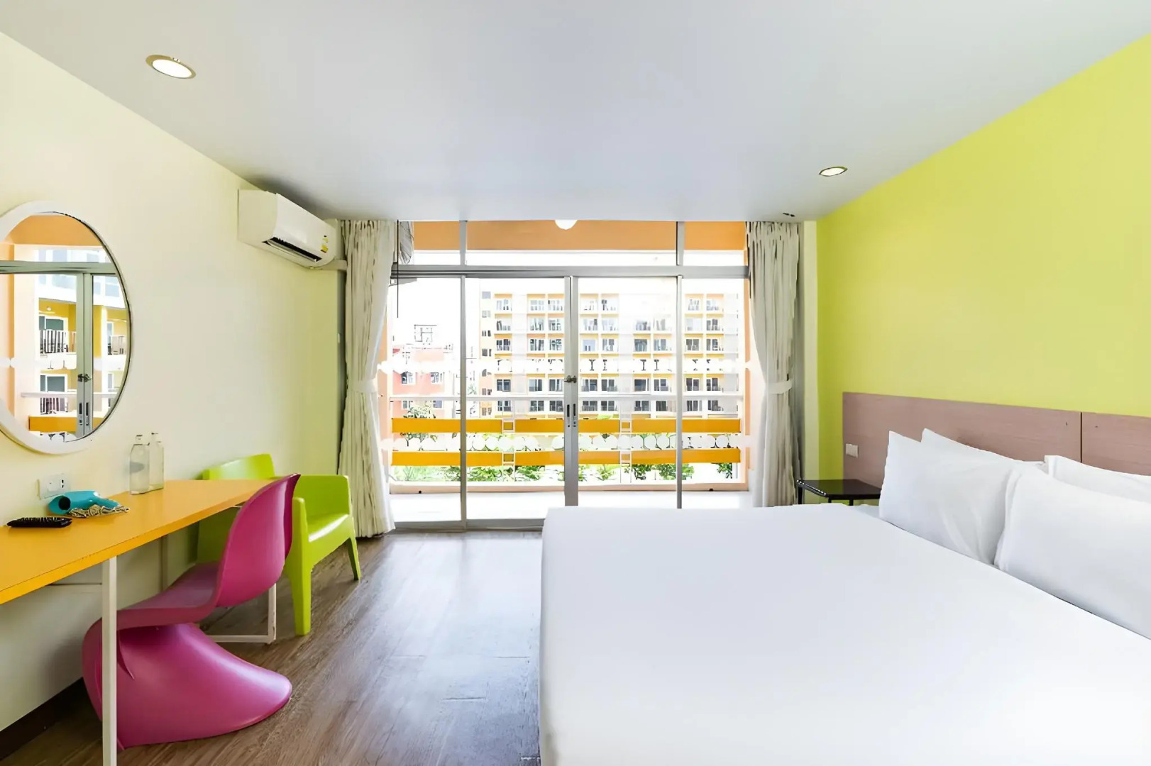 Photo - Bella Express