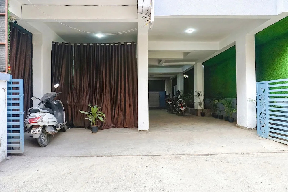 Photo - FabHotel White House