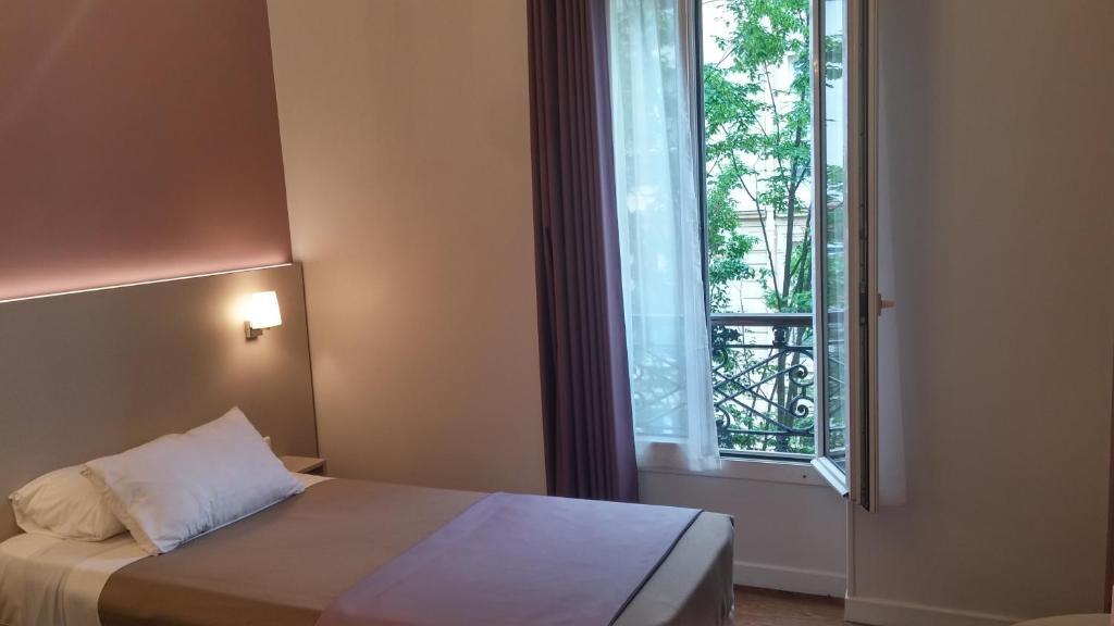 Photo - Modern Hotel