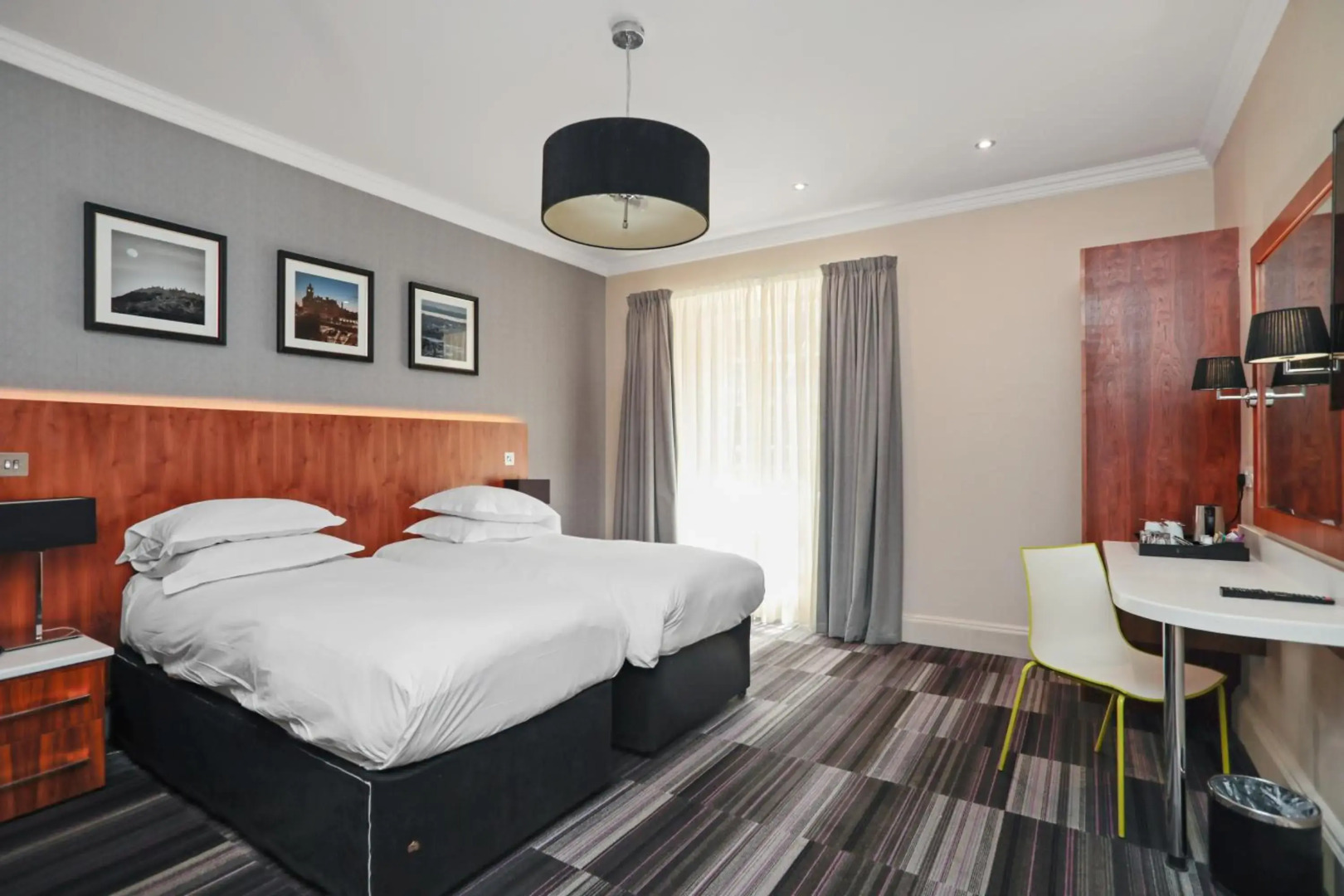 Photo - The Place Hotel