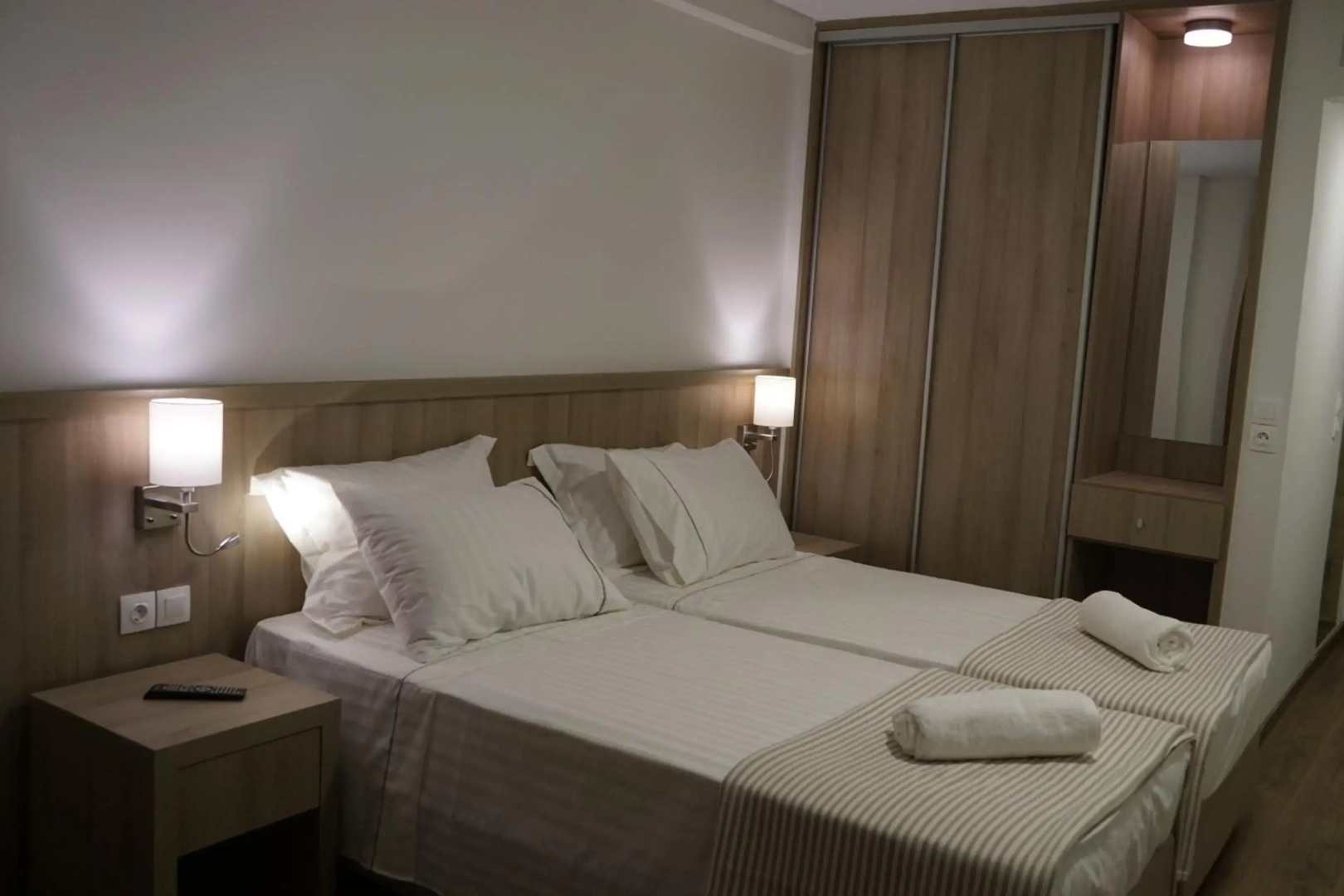 Photo - Piraeus Port Hotel