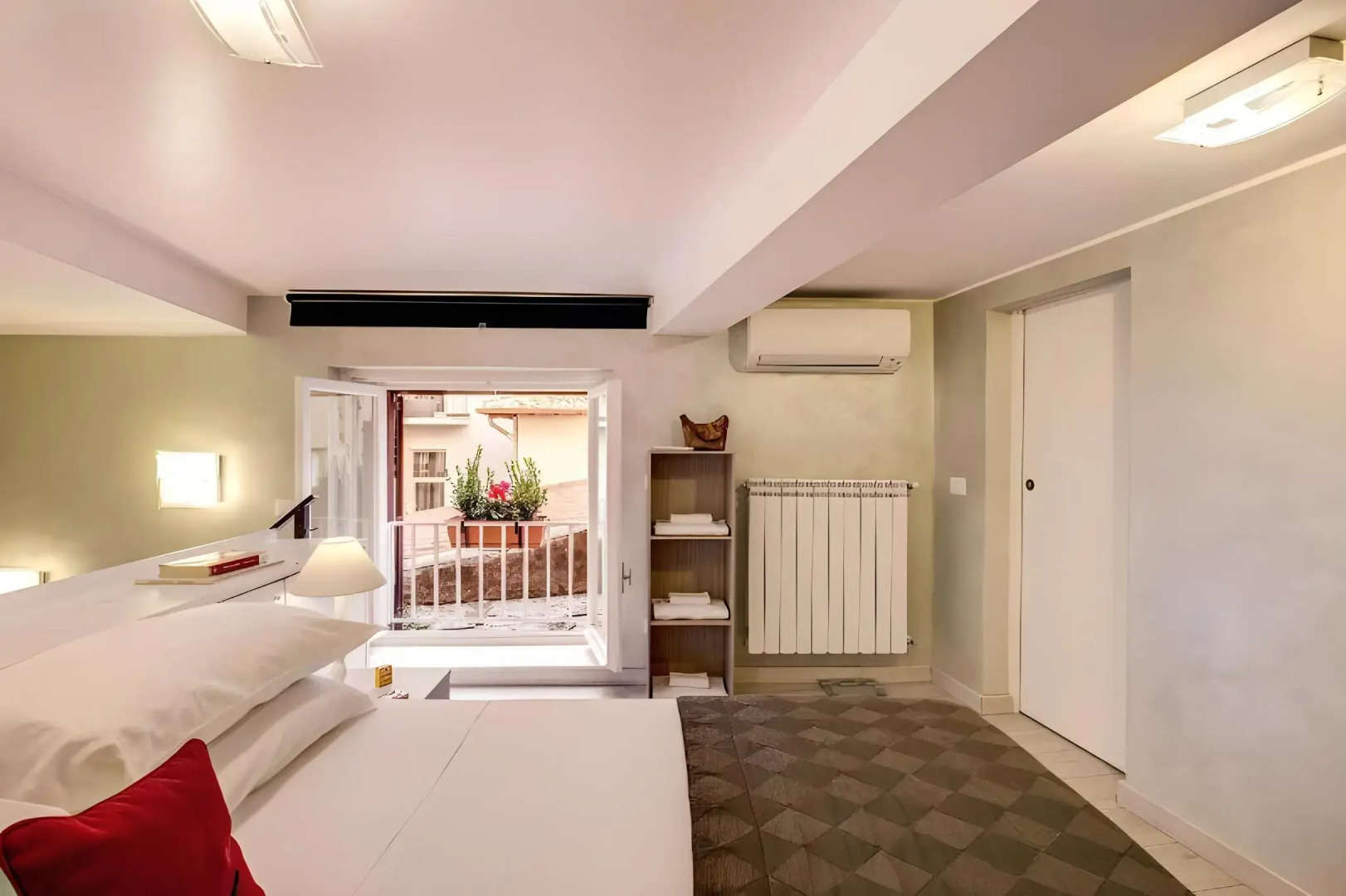 Photo - Tritone Top House