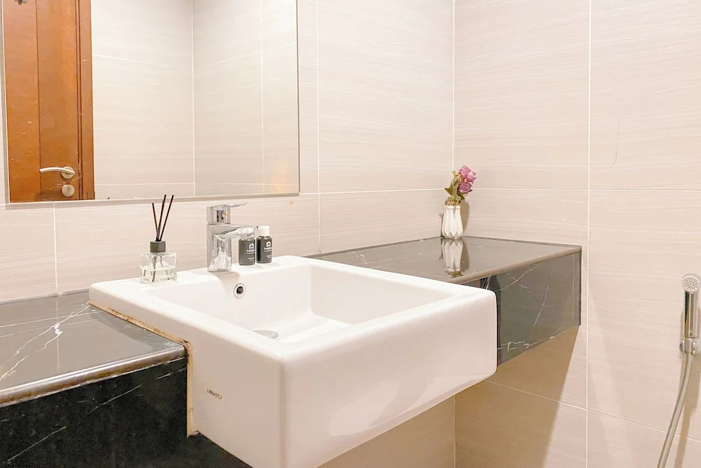 Homey And Cozy Living Studio At West Vista Apartment