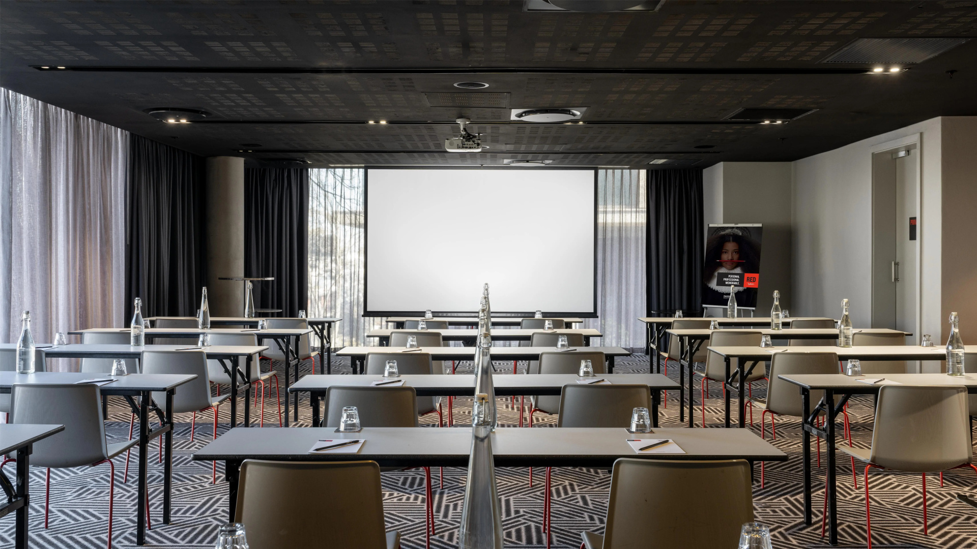 Photo - Radisson RED Hotel, Johannesburg Rosebank